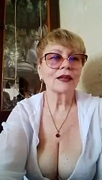 SophieBurns online show from July 30, 10:58 am