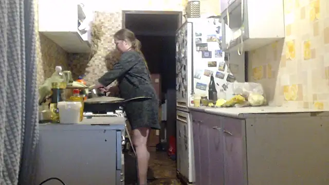 Snapshot of EliciaKush chatting on March 3, 6:03 pm EliciaKush online show from March 3, 6:03 pm