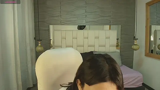 Snapshot of Thaliaa_Lopez chatting on February 16, 12:12 pm Thaliaa Lopez online show from February 16, 12:12 pm