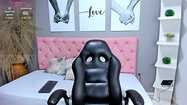 rayan linxx online show from February 28, 7:48 pm