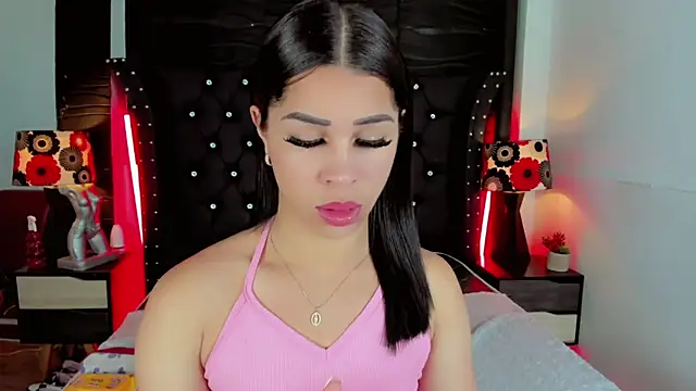 Makeyla Fox  online show from March 8, 12:53 pm