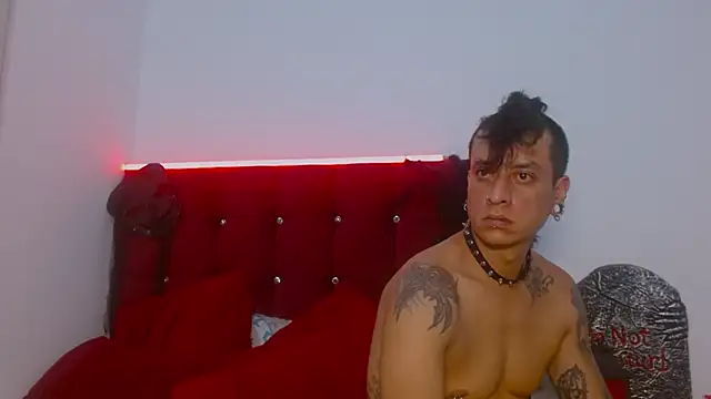 SkinnyDevil12 online show from March 18, 3:31 am