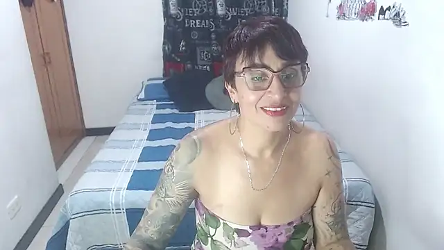Charlotte gray  online show from June 14, 2:46 am