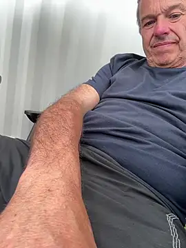 Im1208 online show from August 1, 3:33 pm