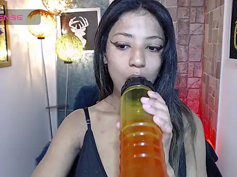 Snapshot of Scarleet_miaa chatting on February 19, 6:59 pm Scarleet miaa online show from February 19, 6:59 pm