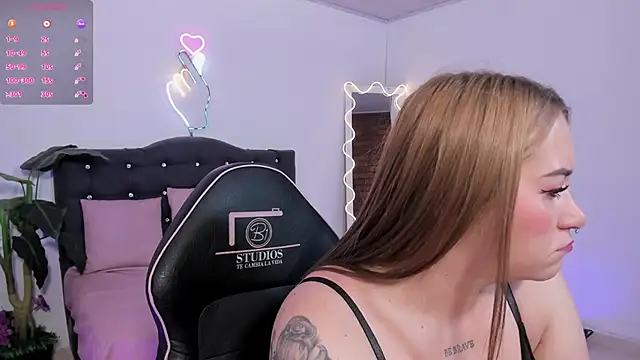 LUNAKITTY TAY online show from June 27, 11:37 am