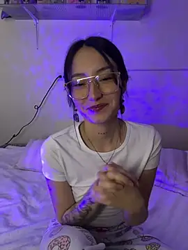 Lis peach online show from June 8, 5:52 am