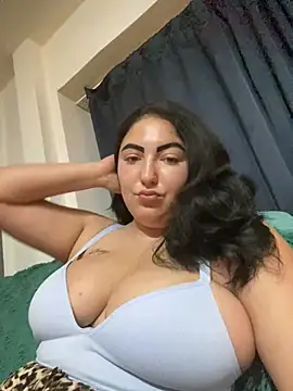 Amber Sinn online show from August 6, 8:44 pm