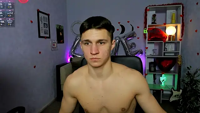 Snapshot of emmanuel_shine chatting on February 18, 6:42 am emmanuel shine online show from February 18, 6:42 am