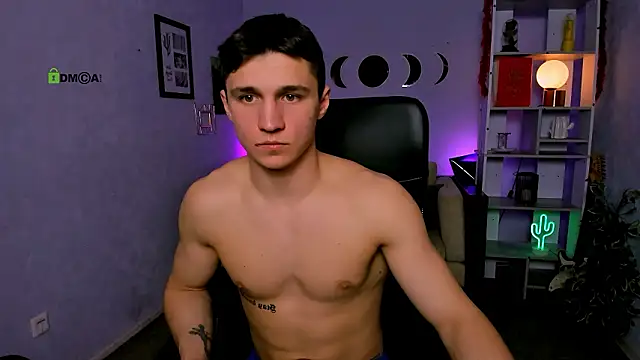 Snapshot of emmanuel_shine chatting on February 23, 1:19 pm emmanuel shine online show from February 23, 1:19 pm