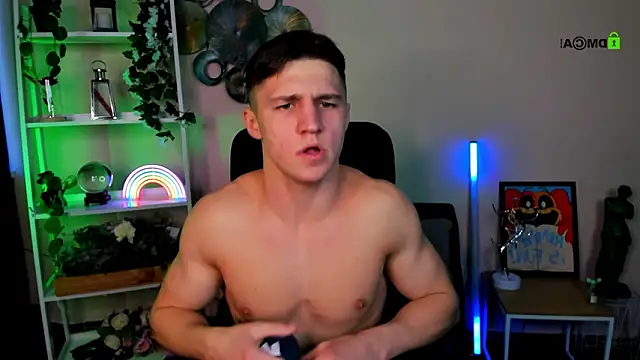 Snapshot of emmanuel_shine chatting on March 5, 7:04 am emmanuel shine online show from March 5, 7:04 am