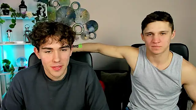 Snapshot of emmanuel_shine chatting on March 16, 1:15 pm emmanuel shine online show from March 16, 1:15 pm