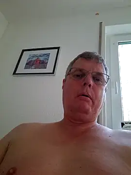 nackedei071 online show from May 7, 6:46 pm