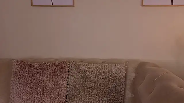 katt souza1 online show from July 18, 5:22 am