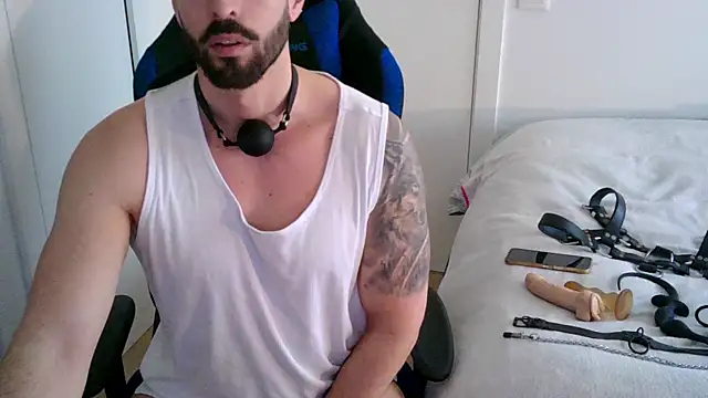 Snapshot of Sub-Titan chatting on February 7, 9:57 am Sub-Titan online show from February 7, 9:57 am