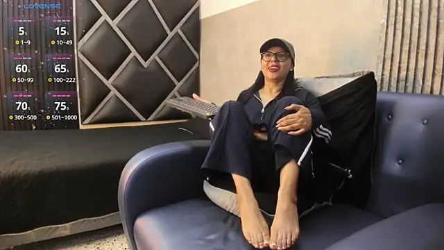 Isabella-001 online show from March 11, 12:11 pm