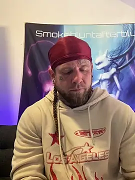 Smokebluntafterblunt online show from April 27, 12:36 pm