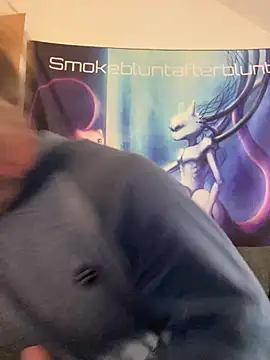 Snapshot of Smokebluntafterblunt chatting on May 11, 2:56 pm Smokebluntafterblunt online show from May 11, 2:56 pm