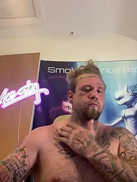 Snapshot of Smokebluntafterblunt chatting on May 28, 7:55 pm Smokebluntafterblunt online show from May 28, 7:55 pm