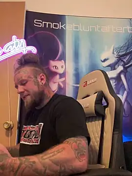 Snapshot of Smokebluntafterblunt chatting on June 16, 2:47 am Smokebluntafterblunt online show from June 16, 2:47 am