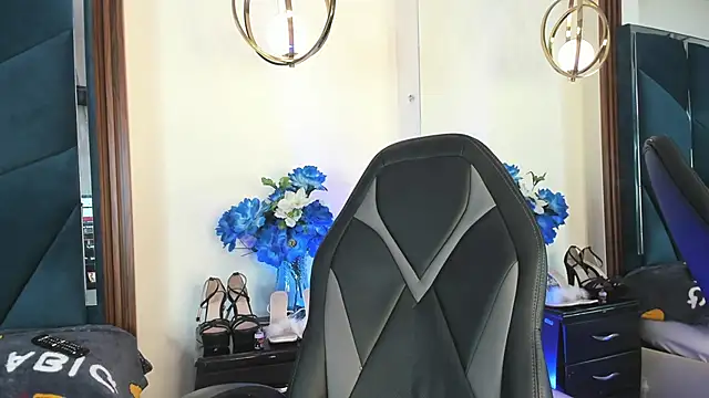 Snapshot of AgathaSanderhs_ chatting on March 9, 9:52 pm AgathaSanderhs online show from March 9, 9:52 pm