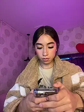 alahia pink online show from March 4, 1:55 am