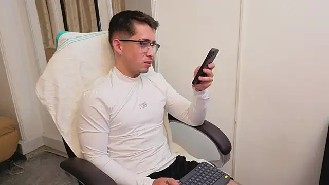 Tommas Jhonson online show from March 8, 2:26 am