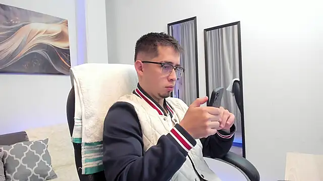 Tommas Jhonson online show from March 15, 3:56 am