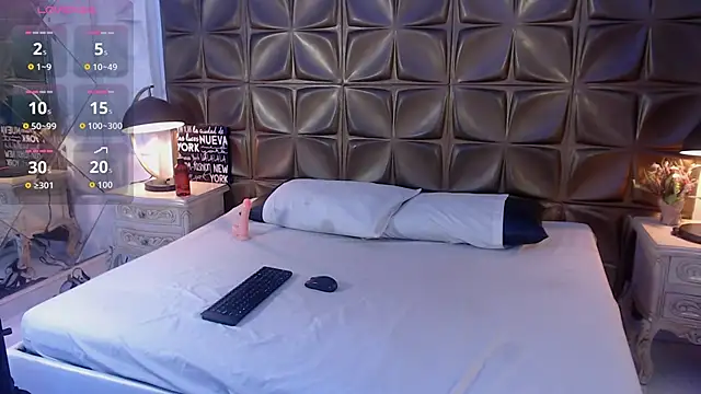 LunaJohns online show from March 6, 12:45 pm