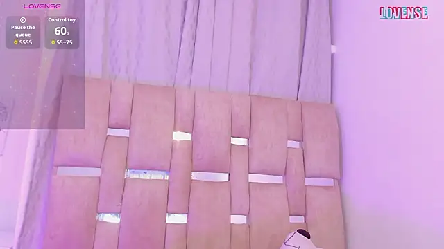 ValentiinaMoon online show from March 8, 2:04 am