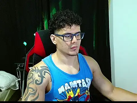 Logan0626 online show from February 12, 11:55 pm