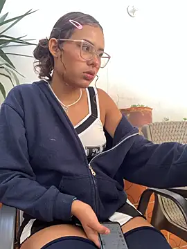 Rylia online show from February 27, 1:33 pm