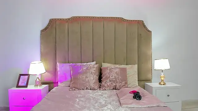 Alessiia Moon online show from March 13, 1:18 pm