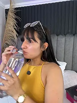 Nanda vixen  online show from February 13, 9:00 pm