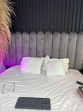 Nanda vixen  online show from March 8, 8:01 pm