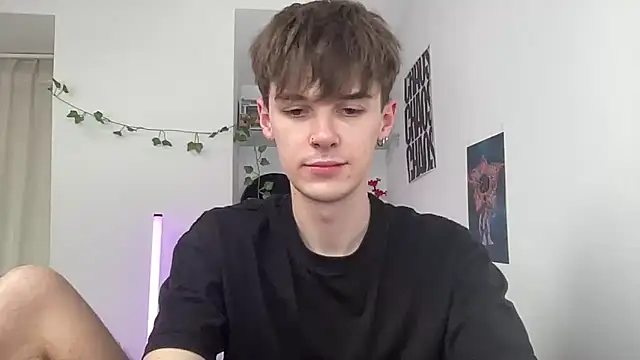 YourMilkyGuy online show from June 19, 1:59 pm
