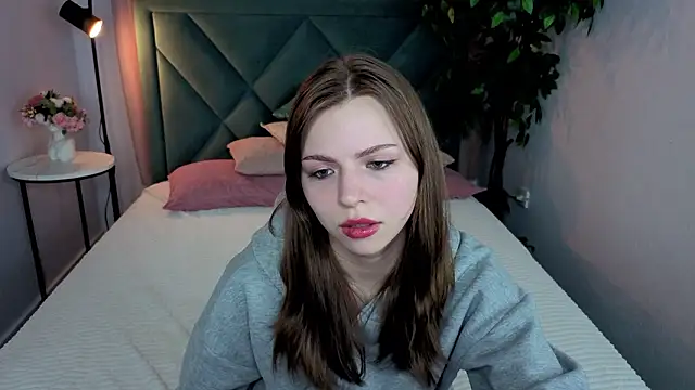 LesleySky online show from March 12, 8:37 pm