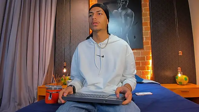 ItsZairen online show from February 8, 3:54 am