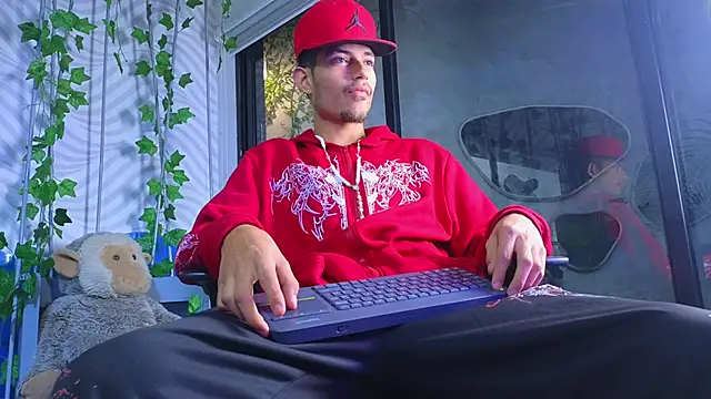 ItsZairen online show from June 20, 4:26 am