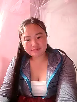 lisn-cute online show from April 26, 2:15 pm