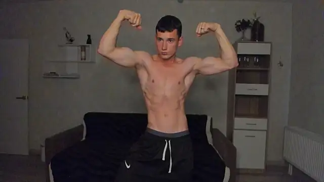 Snapshot of Max_foks_ chatting on August 4, 2:19 pm Max foks online show from August 4, 2:19 pm