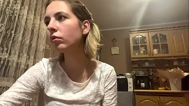 CharmingBlonde online show from February 17, 6:25 pm