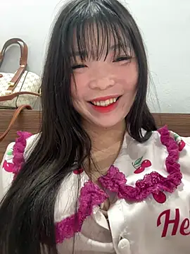 cuty lusy online show from March 4, 2:17 am