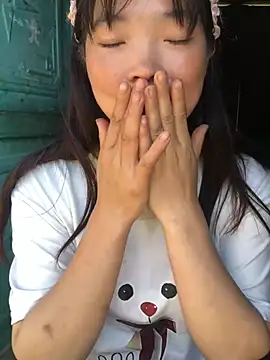 Snapshot of cuty_lusy chatting on May 14, 1:34 am cuty lusy online show from May 14, 1:34 am
