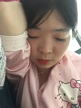 Snapshot of cuty_lusy chatting on May 14, 2:13 pm cuty lusy online show from May 14, 2:13 pm
