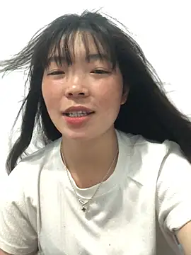 Snapshot of cuty_lusy chatting on May 16, 8:00 am cuty lusy online show from May 16, 8:00 am