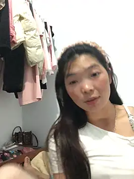 Snapshot of cuty_lusy chatting on May 24, 5:34 am cuty lusy online show from May 24, 5:34 am