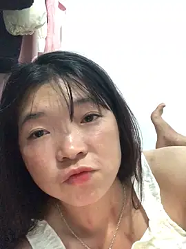 Snapshot of cuty_lusy chatting on June 3, 2:33 pm cuty lusy online show from June 3, 2:33 pm
