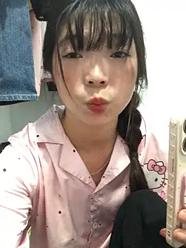 Snapshot of cuty_lusy chatting on June 20, 12:58 am cuty lusy online show from June 20, 12:58 am