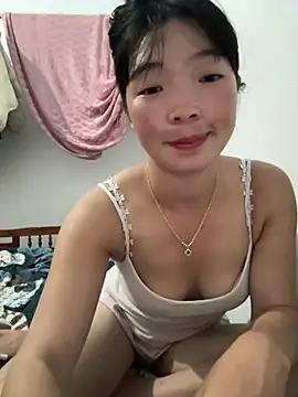 Snapshot of cuty_lusy chatting on July 15, 1:05 pm cuty lusy online show from July 15, 1:05 pm